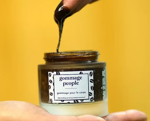 Gommage 3 en 1 à base de grains de cafés moulus
