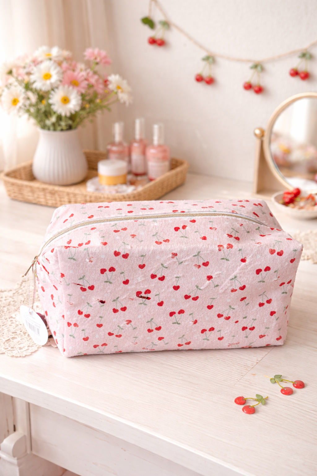 Trousse velours cerises đ