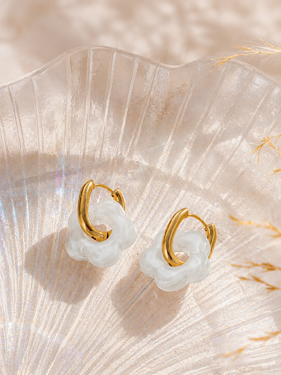 Boucles d’oreilles Amélia blanche