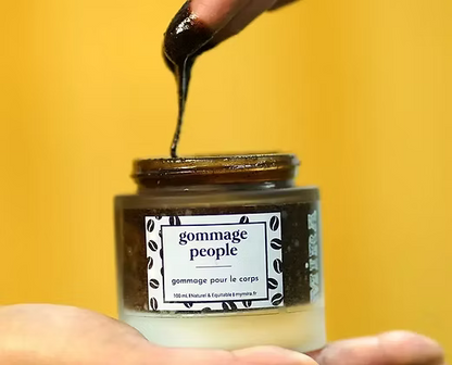 Gommage 3 en 1 à base de grains de cafés moulus